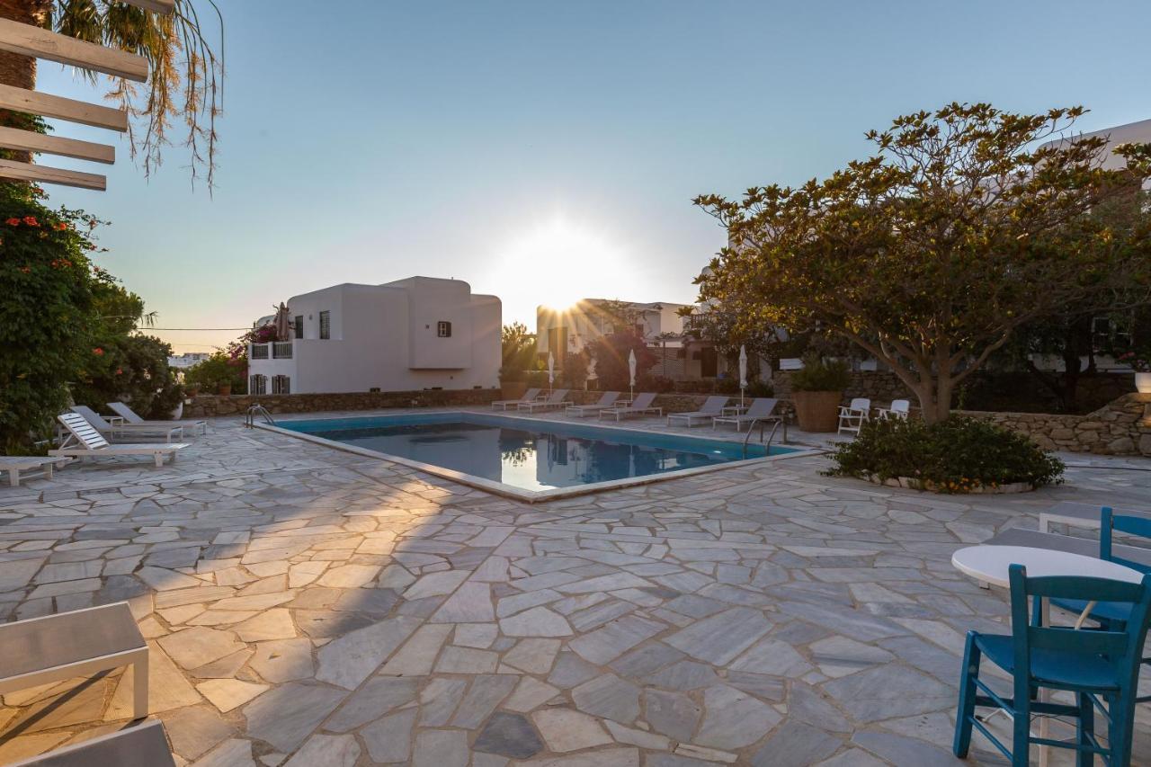Callisti Mykonos Town With Pool View And Calypso Upper Floor With Sea View Exterior foto