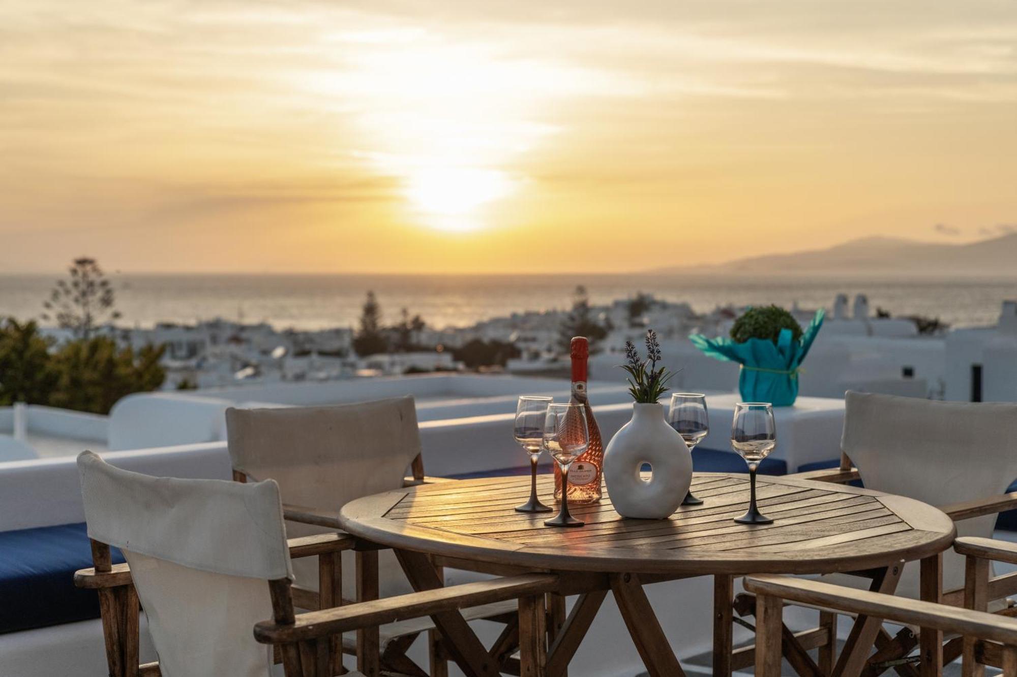 Callisti Mykonos Town With Pool View And Calypso Upper Floor With Sea View Exterior foto