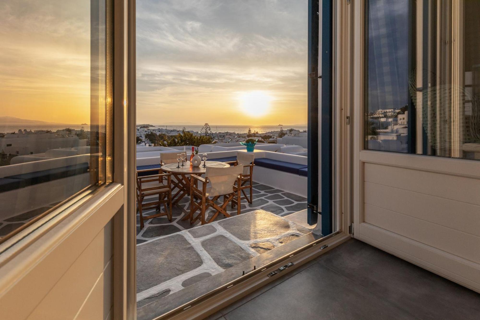 Callisti Mykonos Town With Pool View And Calypso Upper Floor With Sea View Exterior foto